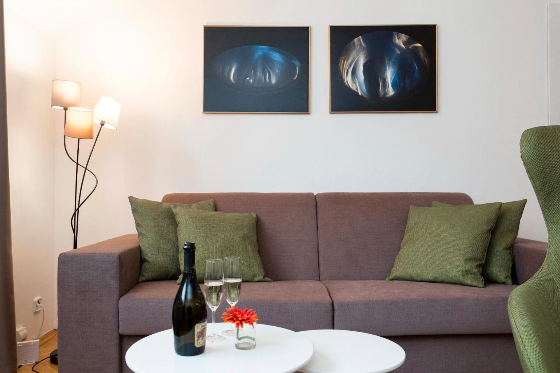 Modern Apartment in New Town by Prague Days