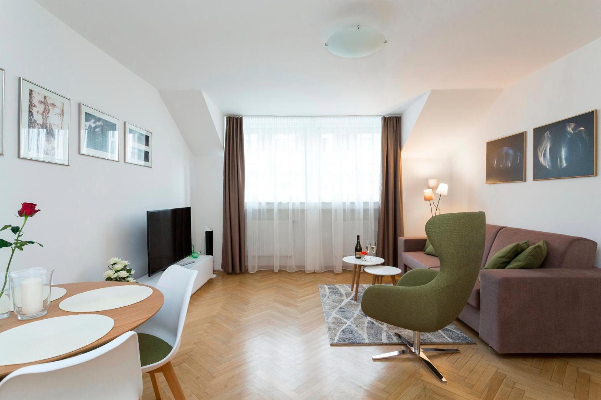 Modern Apartment in New Town by Prague Days