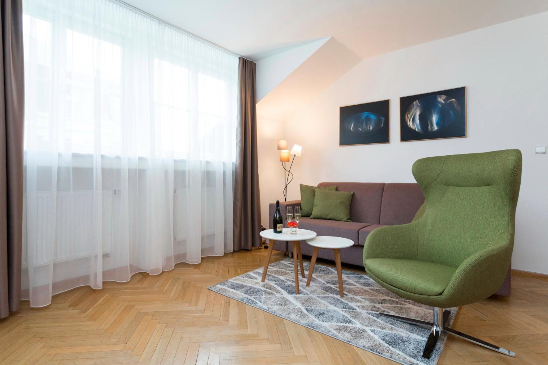 Modern Apartment in New Town by Prague Days