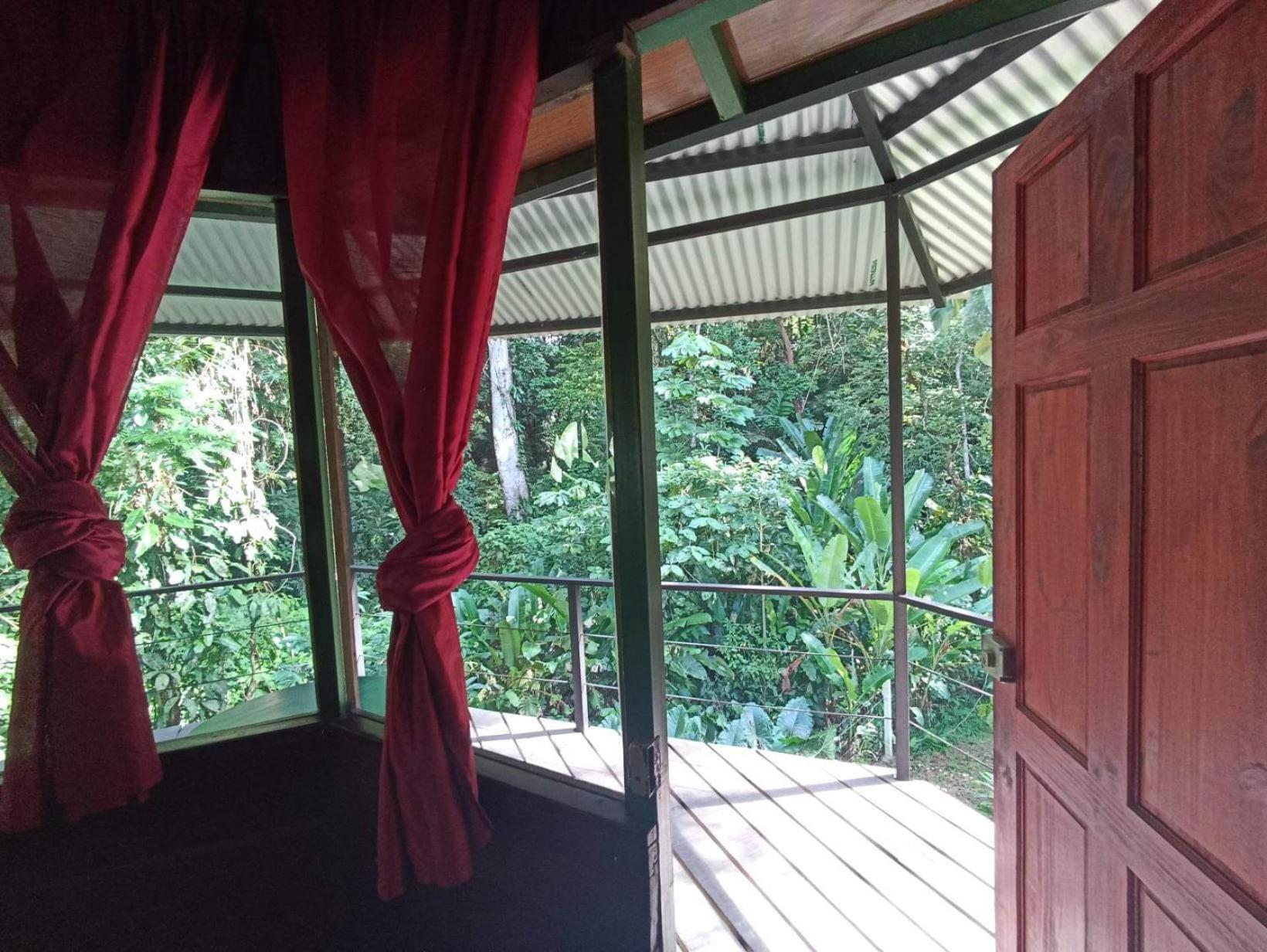 Finca Valeria Treehouses Glamping