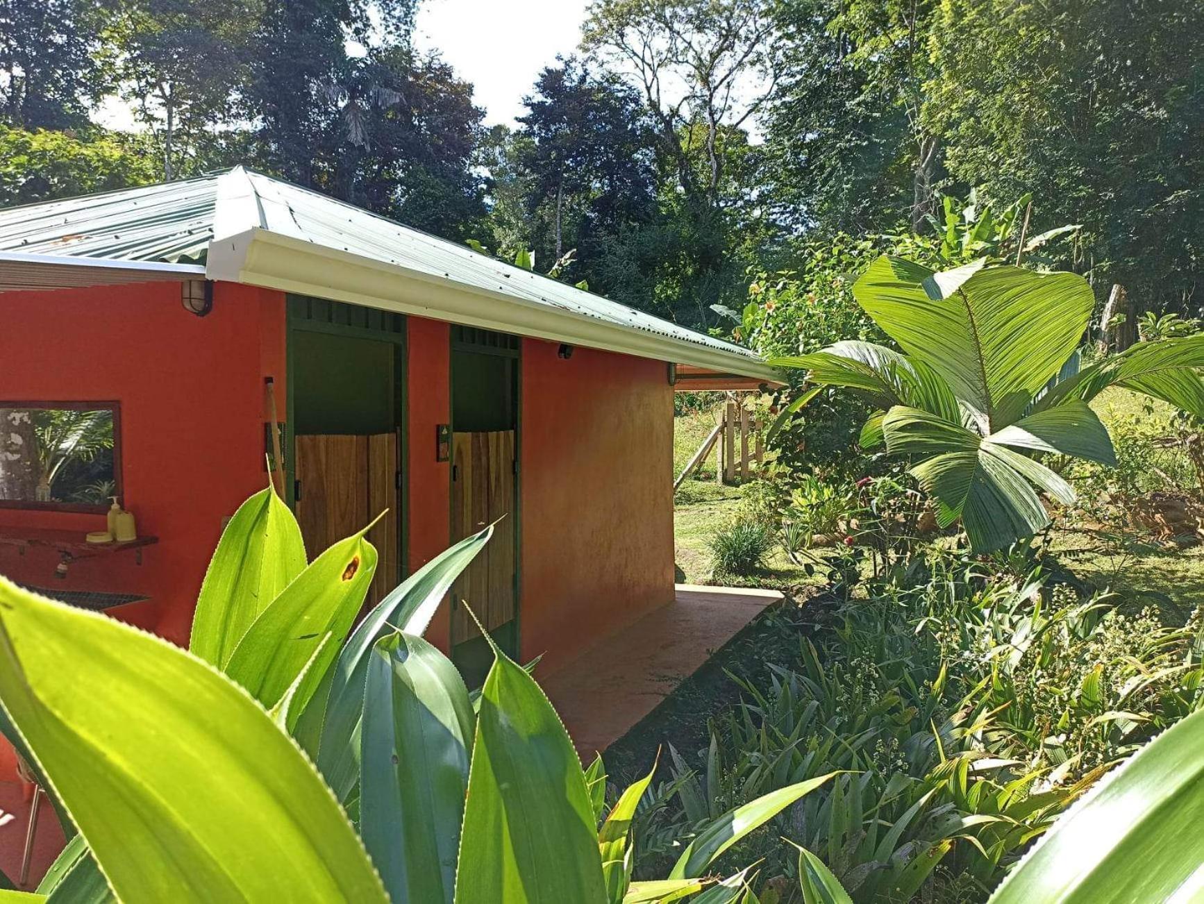 Finca Valeria Treehouses Glamping