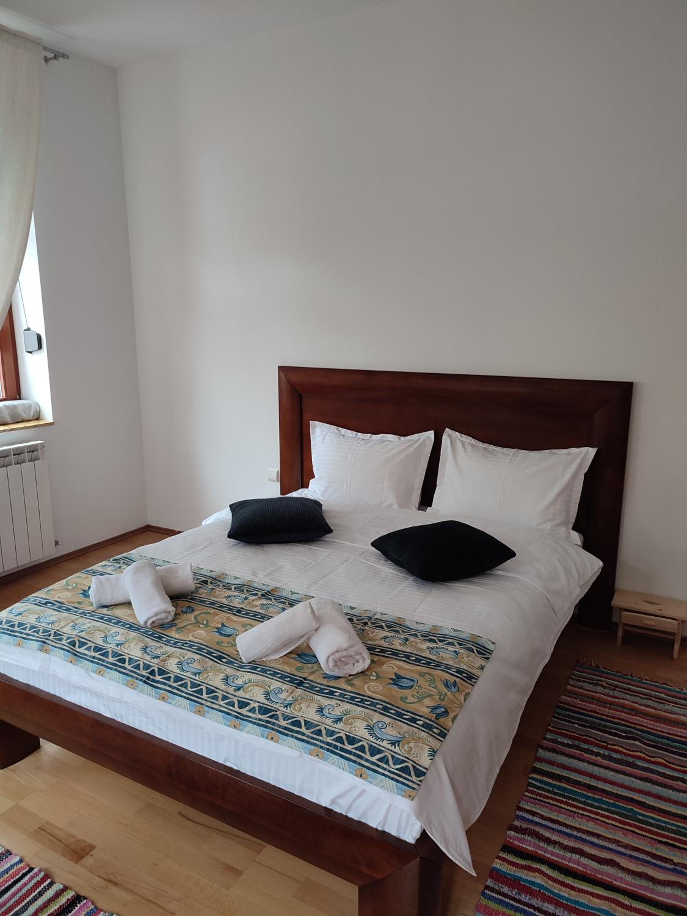 Retro House Mountain View en Braşov — bedroom