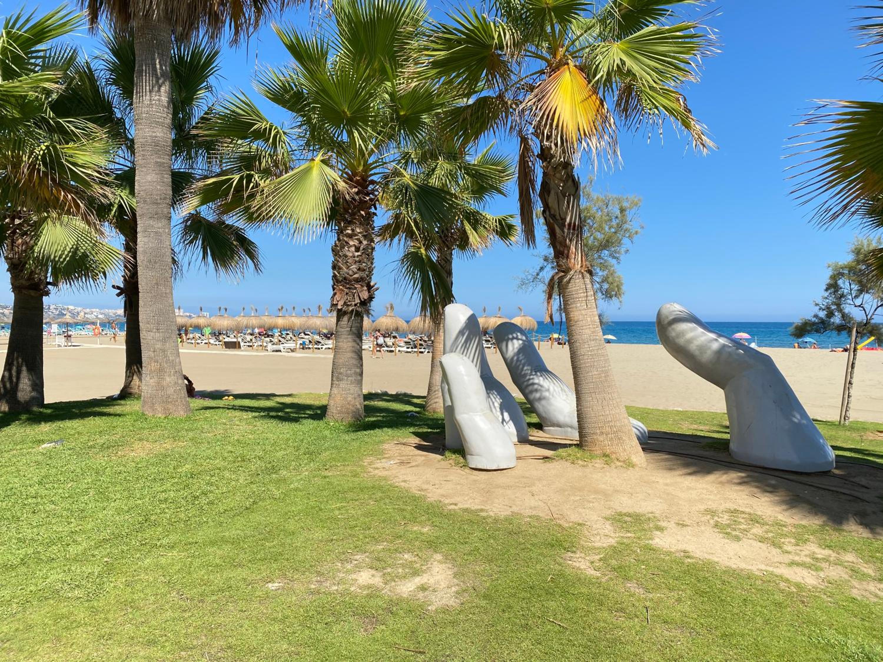 Fuengirola Holiday Apartment w/Balcony View & Pool view 5