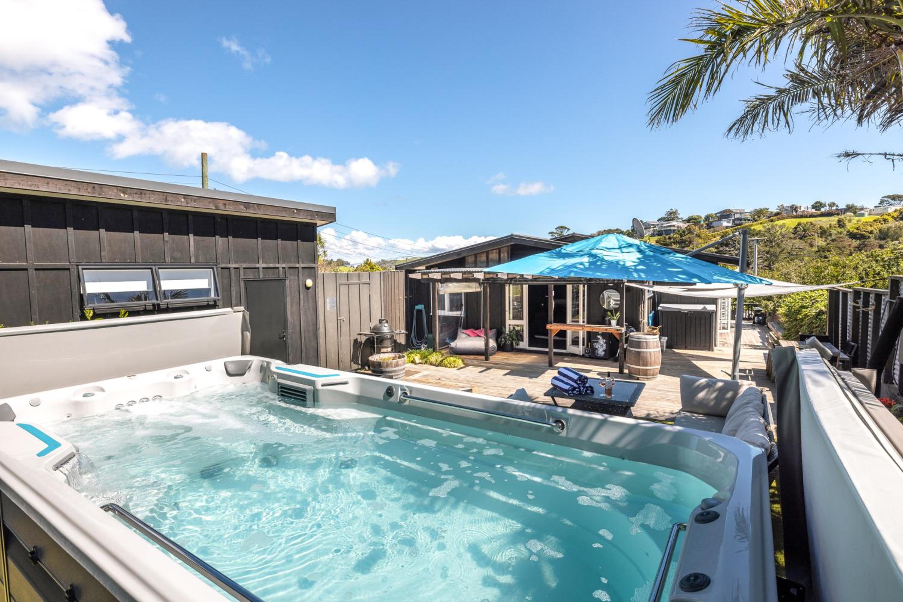 Onetangi Retreat - Stay Waiheke view 3
