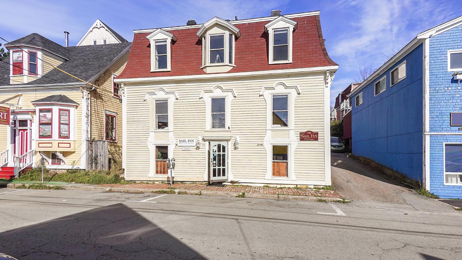 Sail Inn Lunenburg