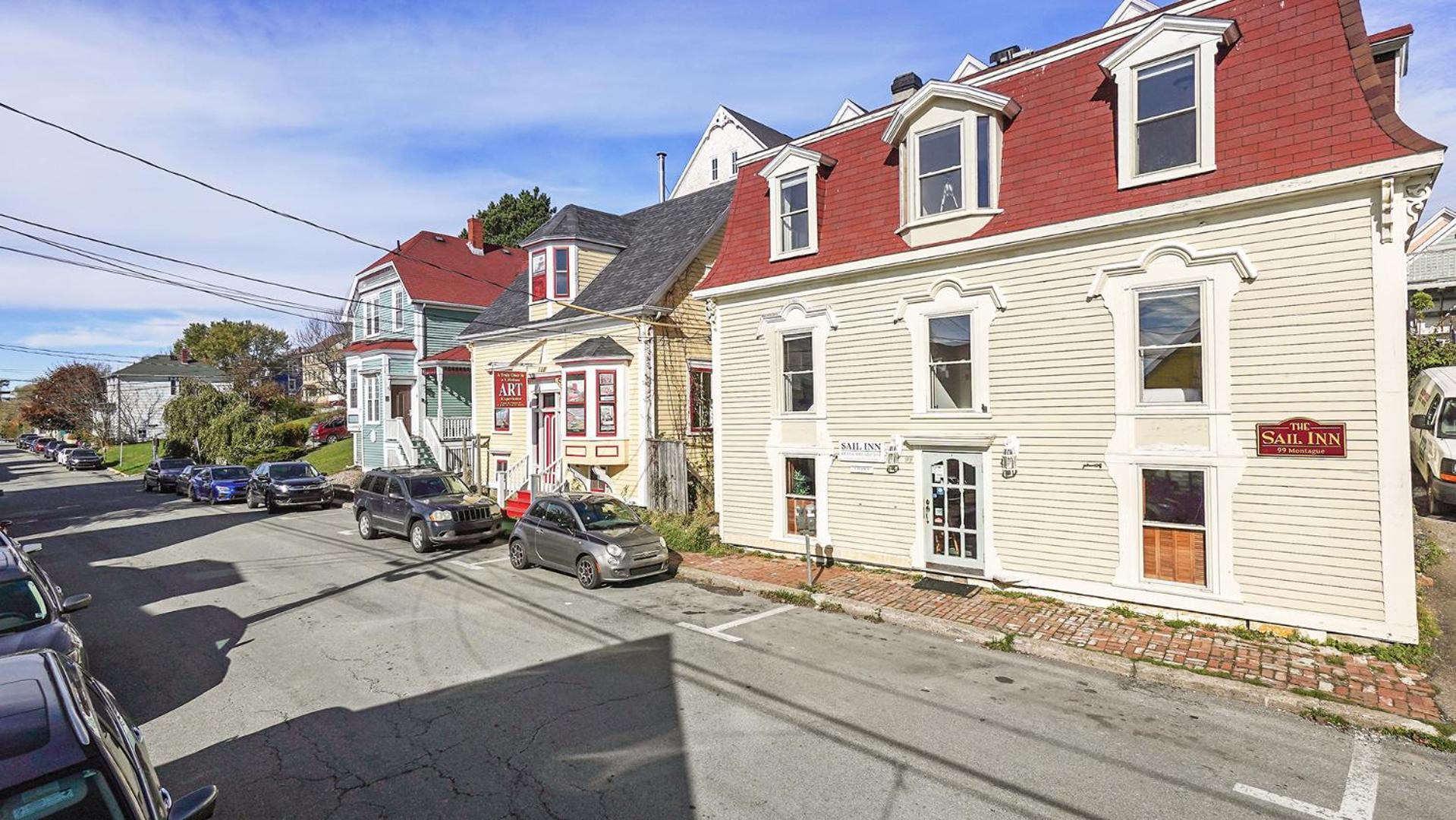 Sail Inn Lunenburg