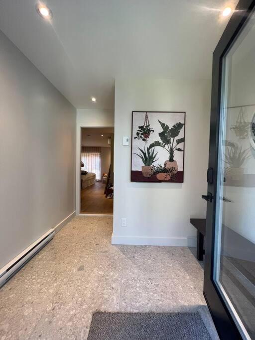 Modern 3-en-suite Bedroom Townhouse with 1 Sofa Bed and Terrace in Mont-Tremblant