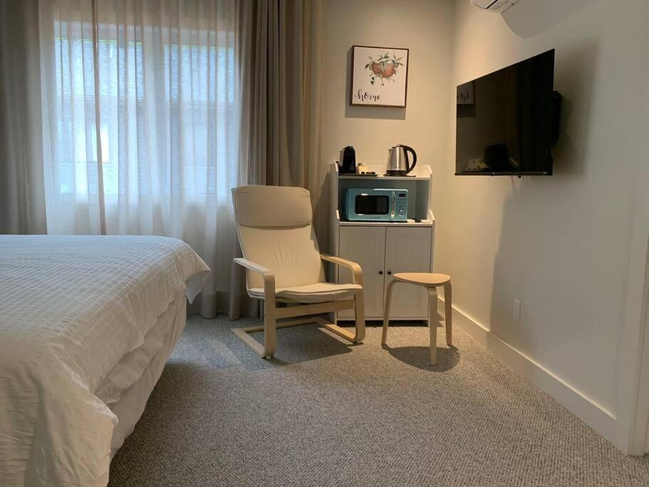 Modern 3-en-suite Bedroom Townhouse with 1 Sofa Bed and Terrace in Mont-Tremblant