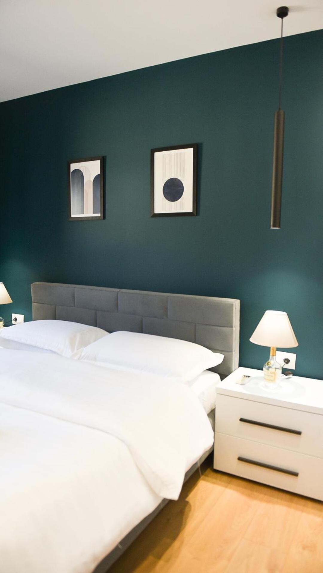 Matisse No9 - One Bedroom City Center Apartment