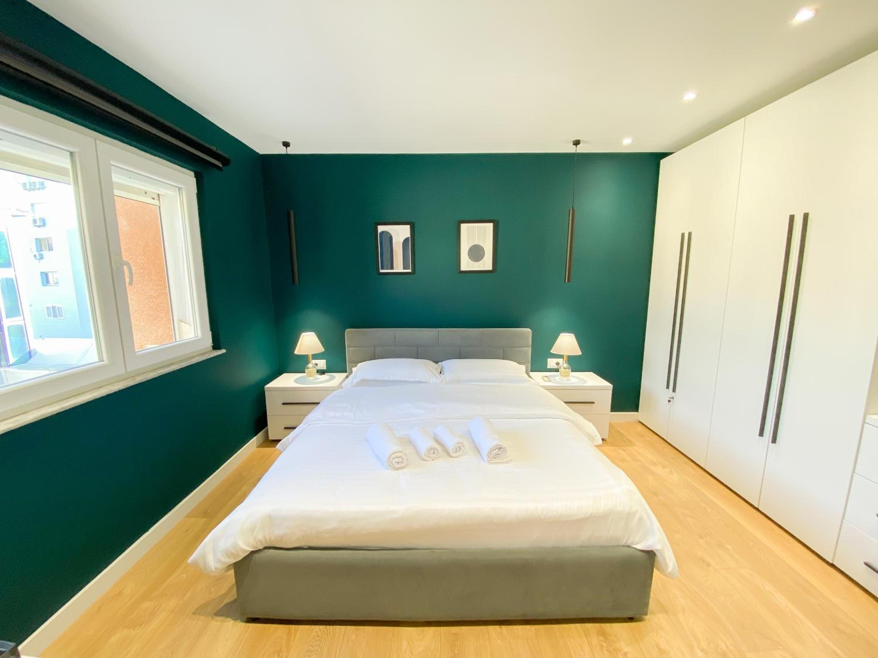 Matisse No9 - One Bedroom City Center Apartment