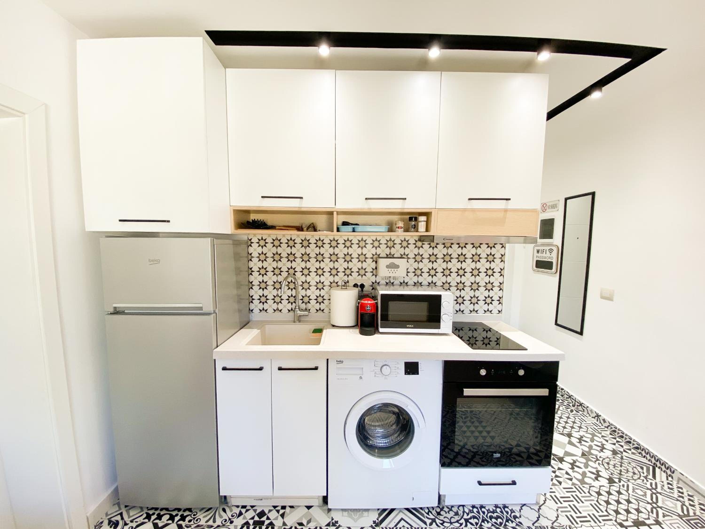 Matisse No9 - One Bedroom City Center Apartment