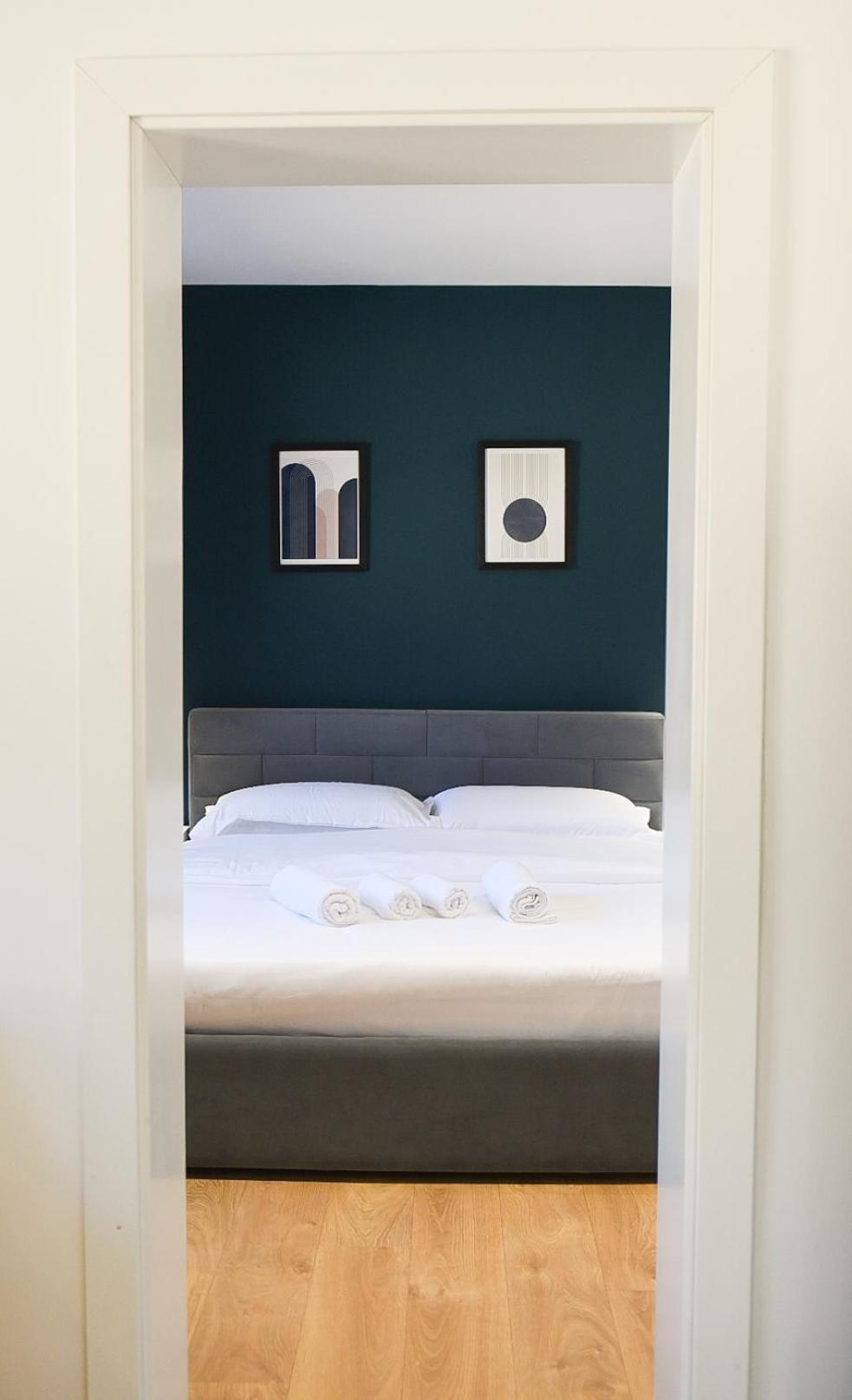 Matisse No9 - One Bedroom City Center Apartment