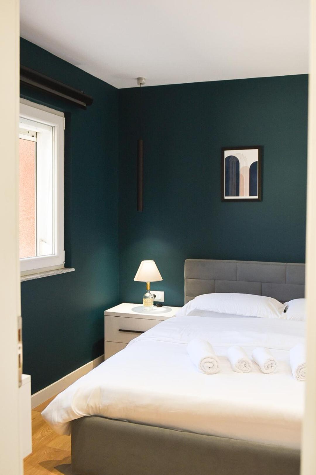 Matisse No9 - One Bedroom City Center Apartment
