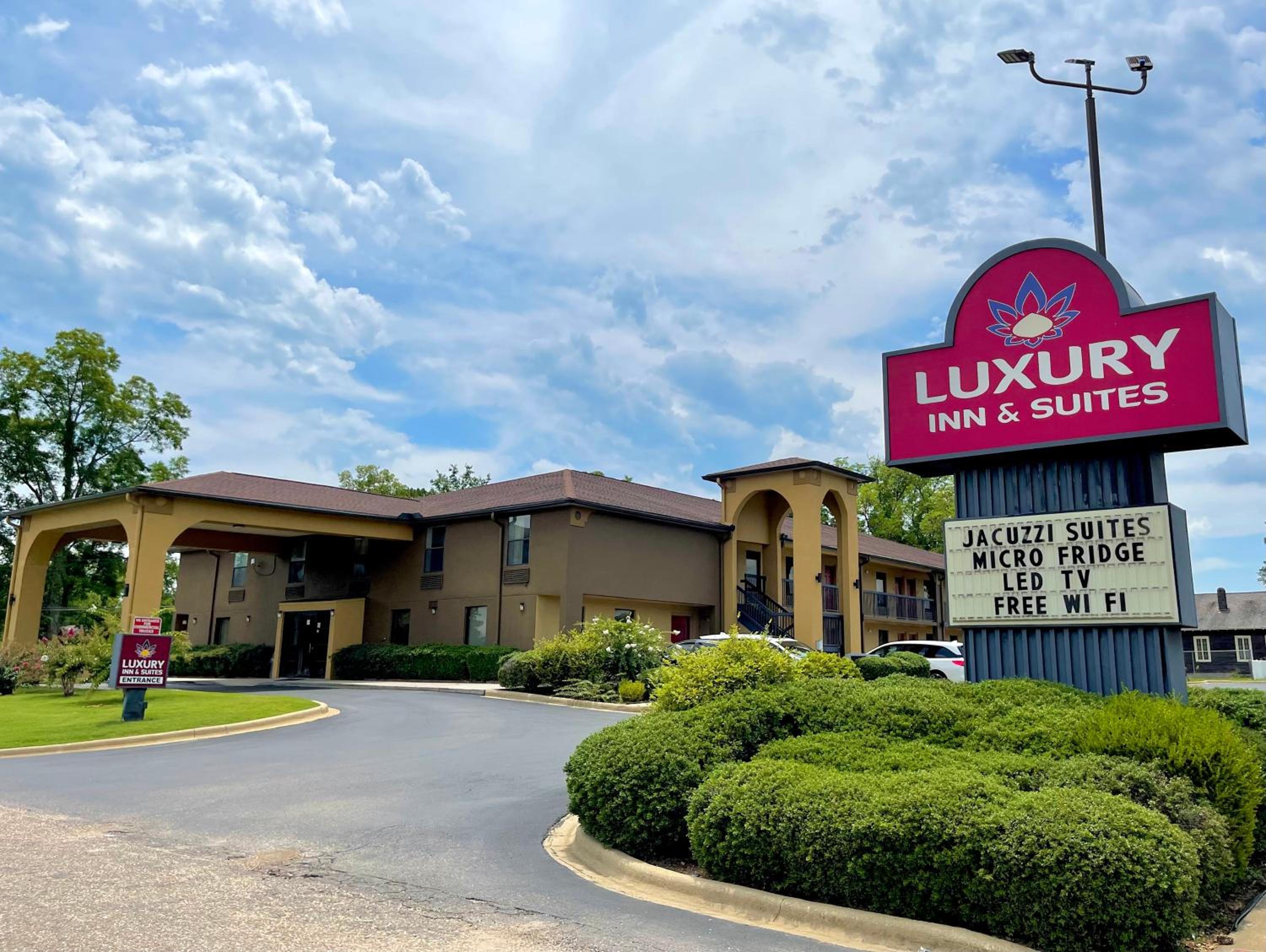 Luxury Inn & Suites view 3
