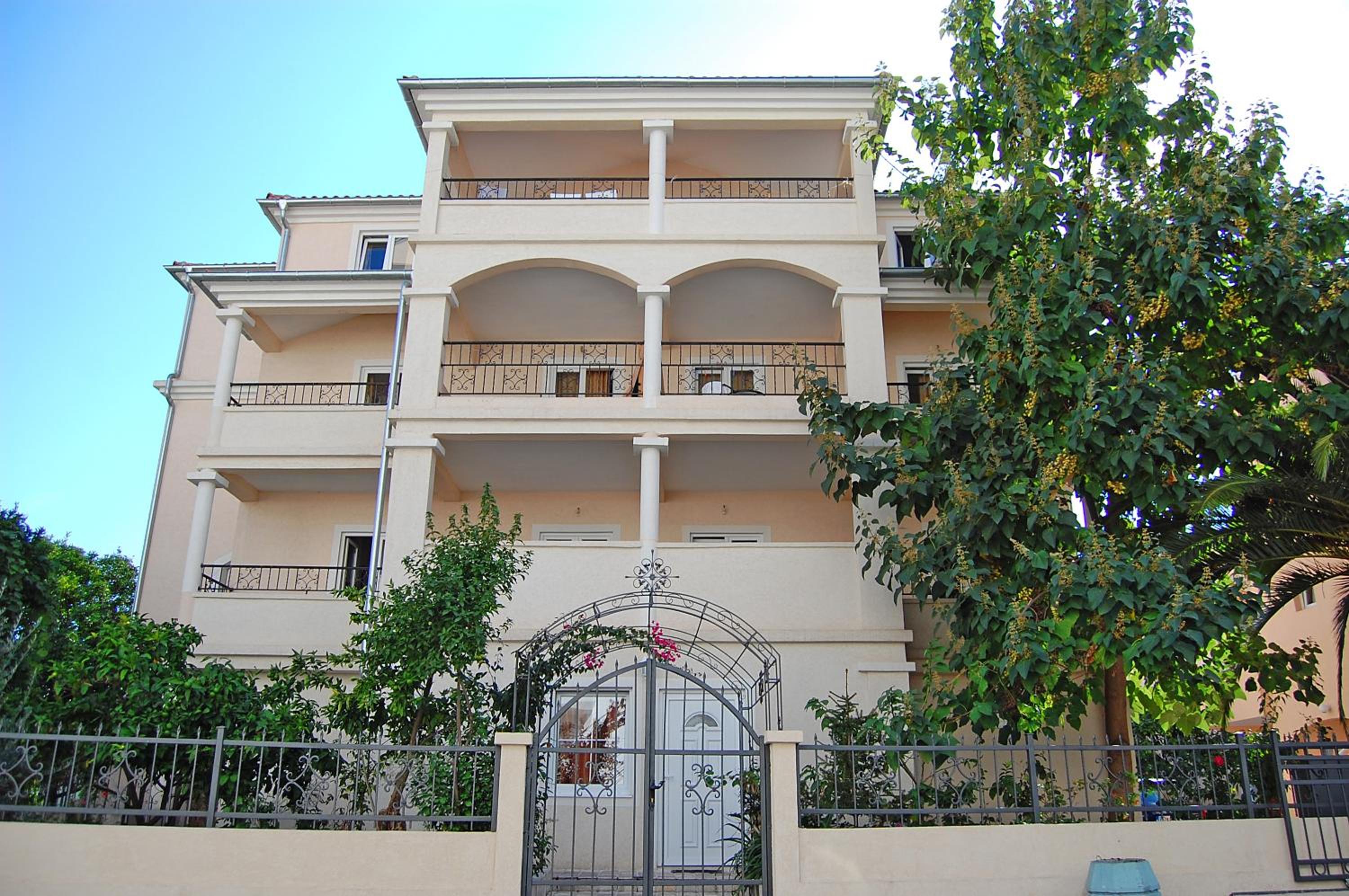 Hotel Vila Maslina Guesthouse - Image 1