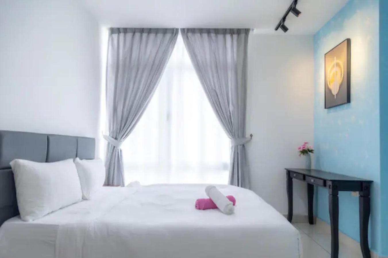 KSL JB City suite NETFLIX WIFI Youtube