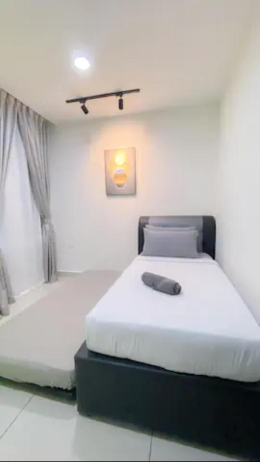 KSL JB City suite NETFLIX WIFI Youtube