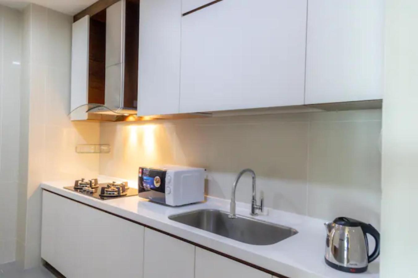 KSL JB City suite NETFLIX WIFI Youtube