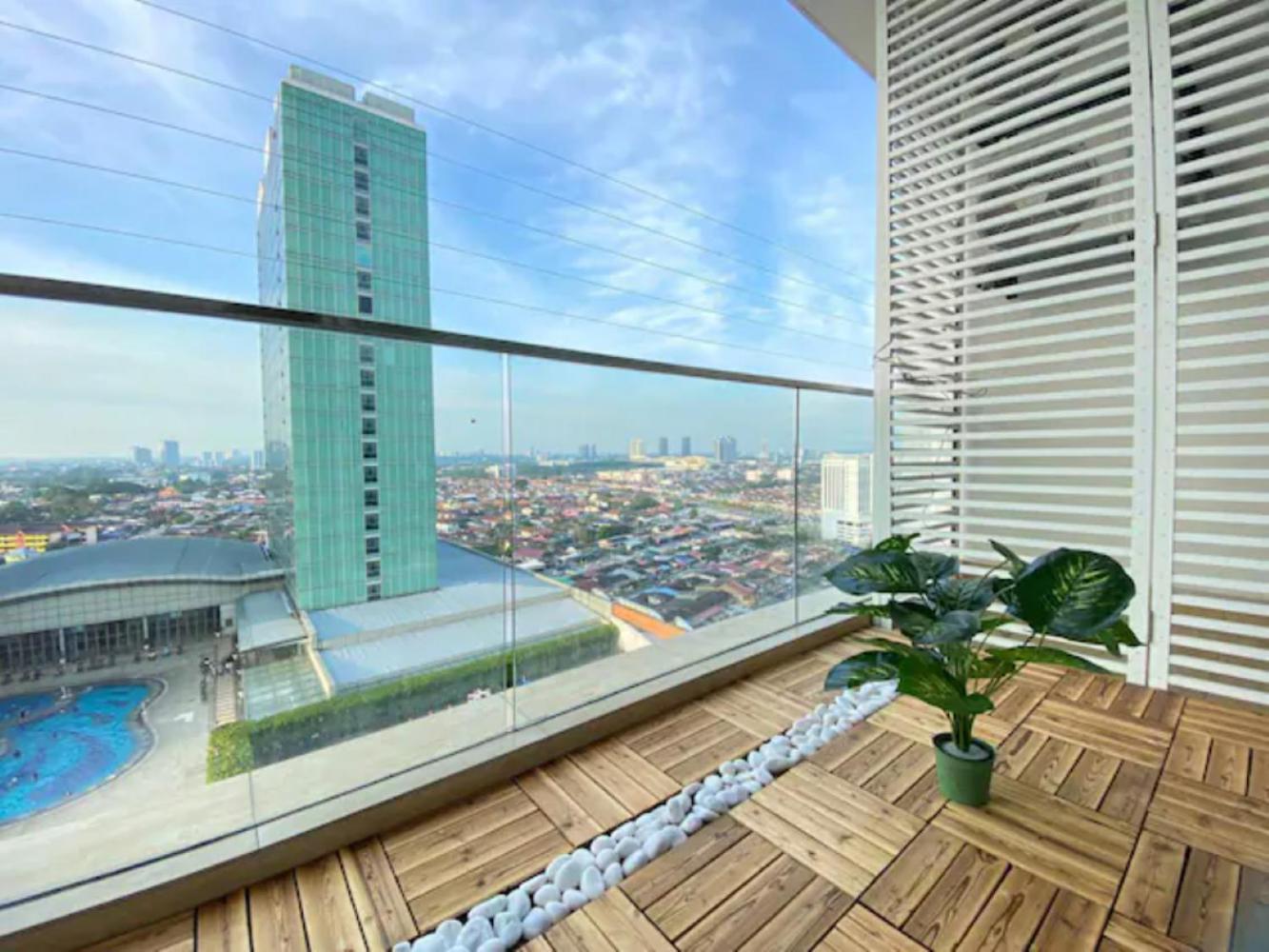 KSL JB City suite NETFLIX WIFI Youtube