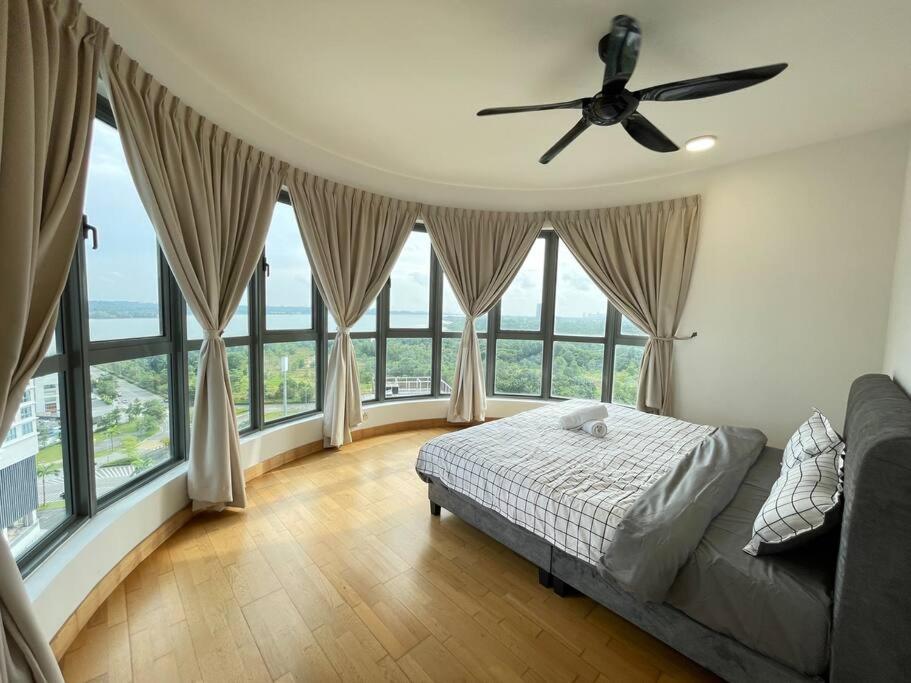 Teega Suites PuteriHarbour By WP Homestay