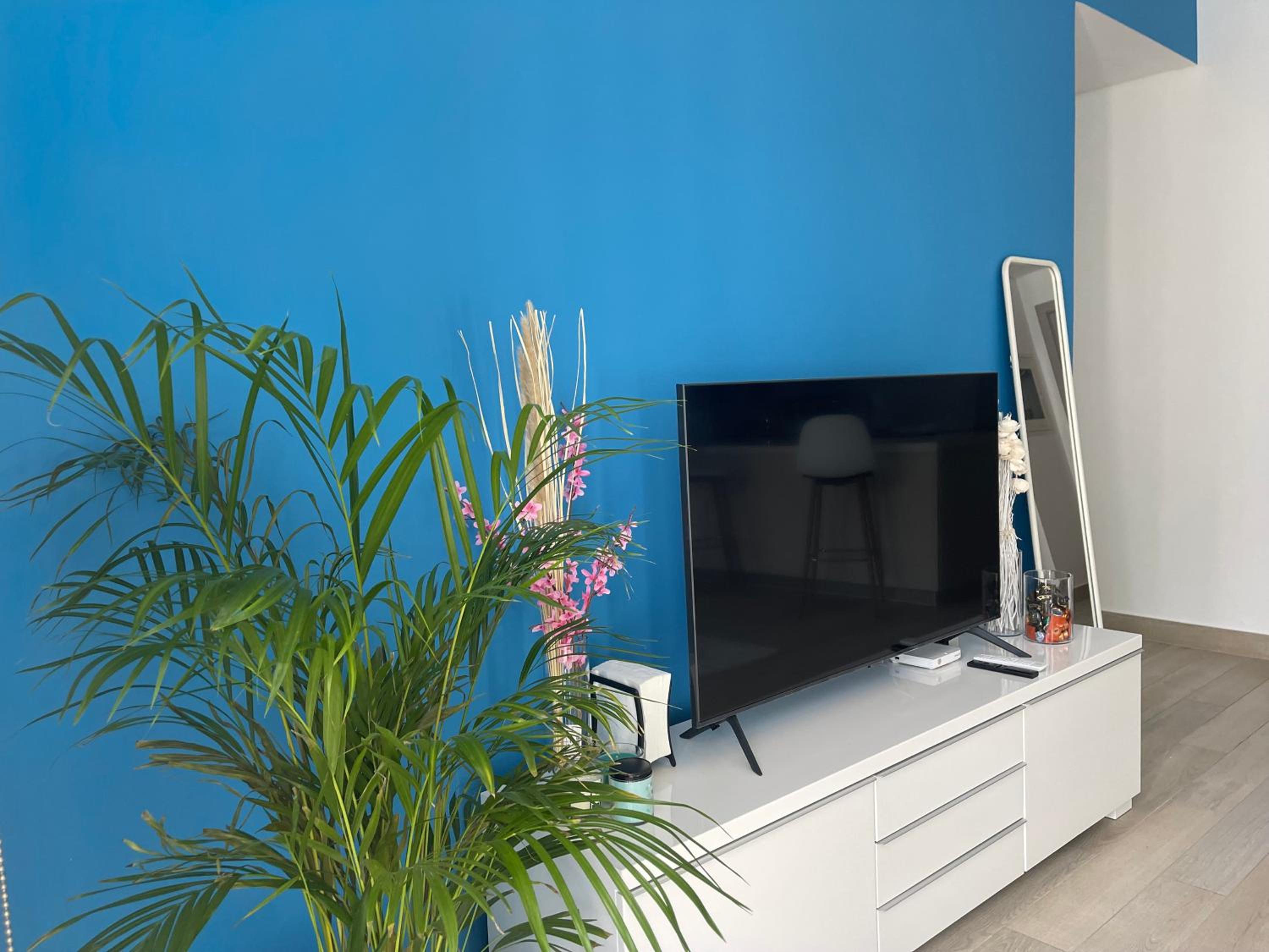 Yas Island - 2 Bedrooms, 2 toilet with shared Pool & Parking