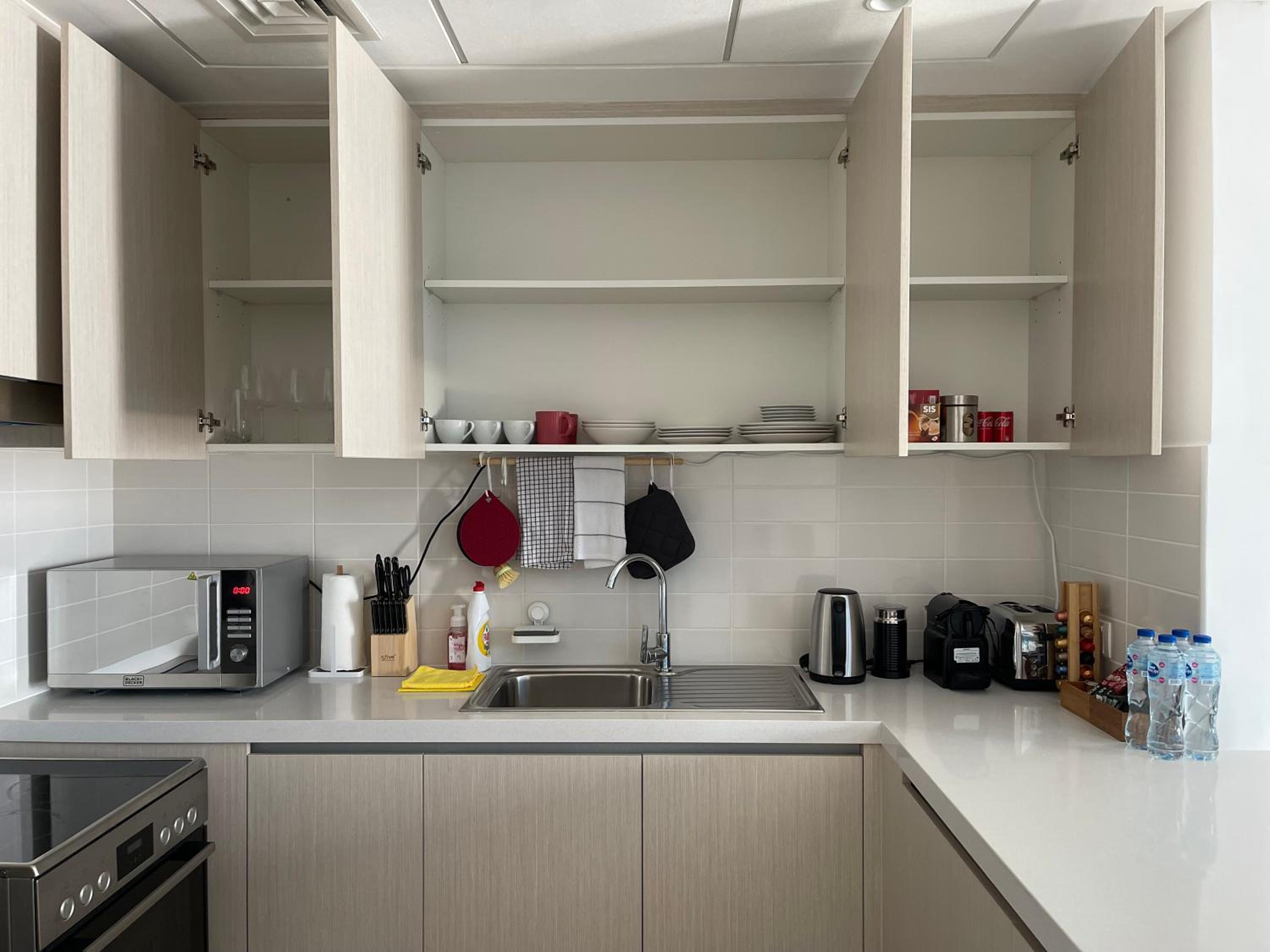 Yas Island - 2 Bedrooms, 2 toilet with shared Pool & Parking