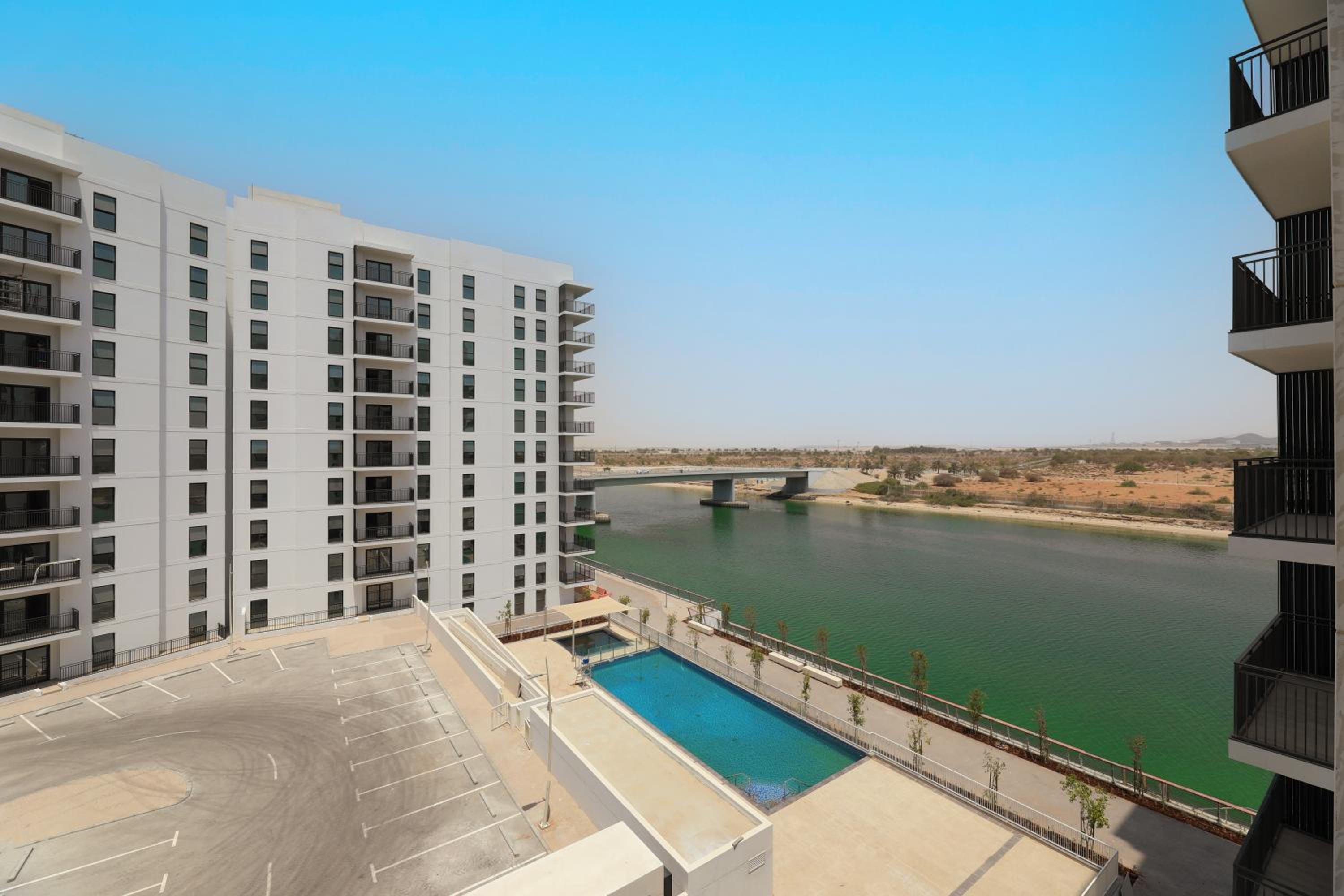 Yas Island - 2 Bedrooms, 2 toilet with shared Pool & Parking
