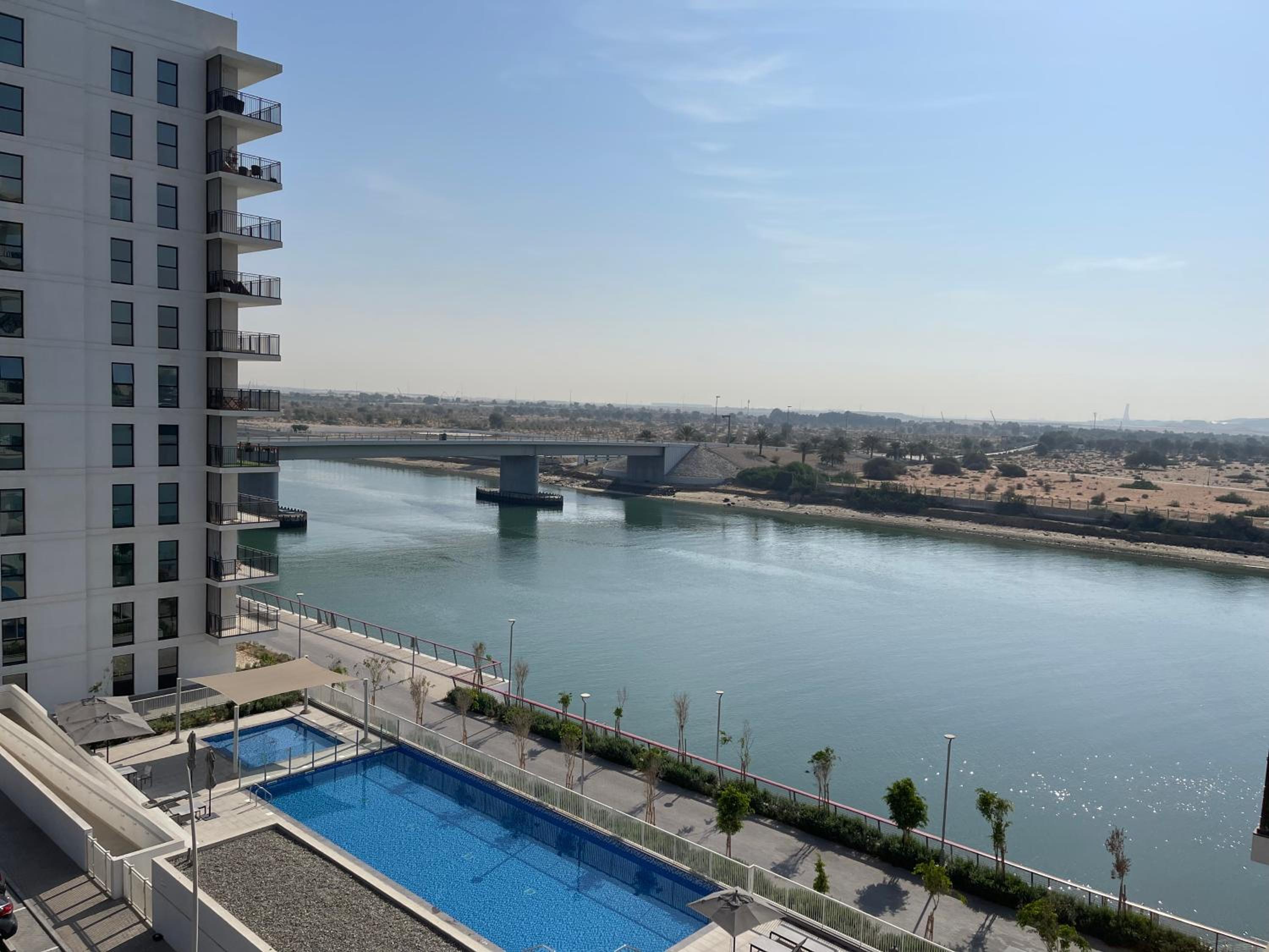 Yas Island - 2 Bedrooms, 2 toilet with shared Pool & Parking