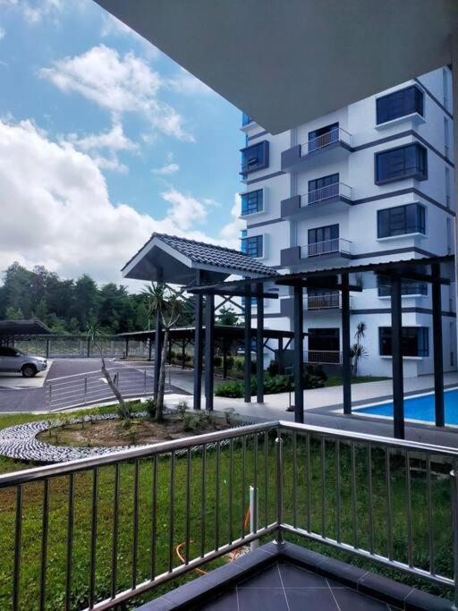 Miri Sunsky Condominium Homestay 3 Rooms & 6 Guest photo 2