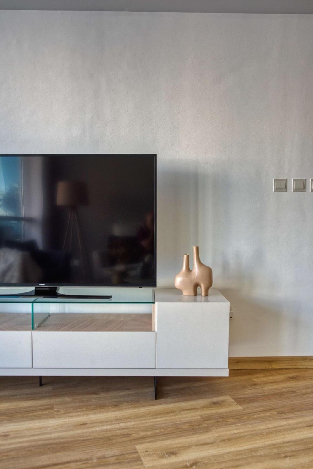 The Smart Concierge - Damac Waves