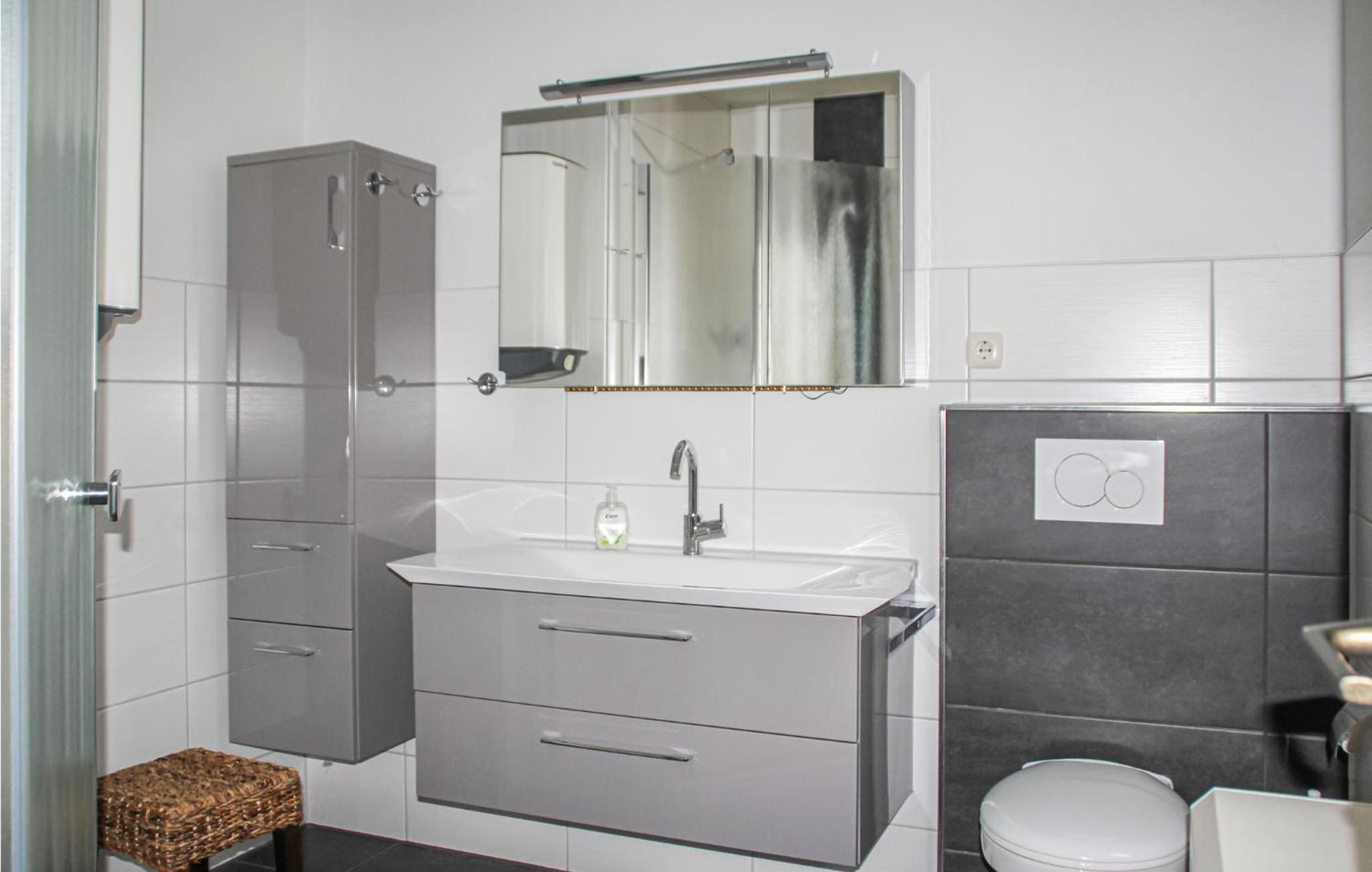 4 Bedroom Gorgeous Home In Fuhlendorf