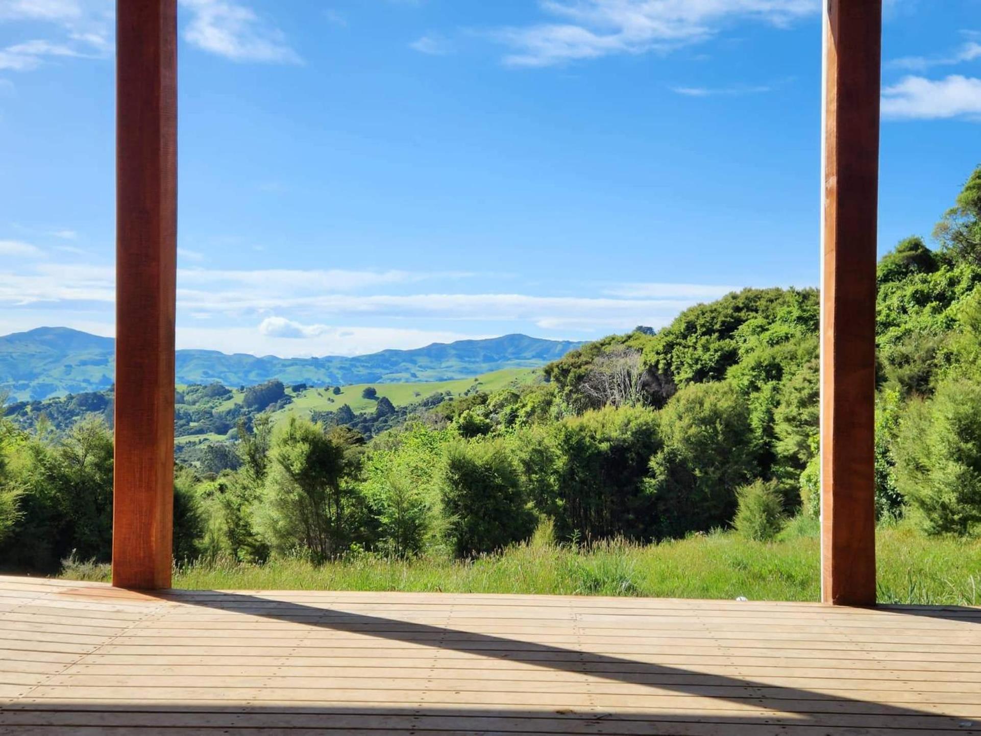 Glenwood Akaroa Bush Retreat - Kanuka Hut view 3