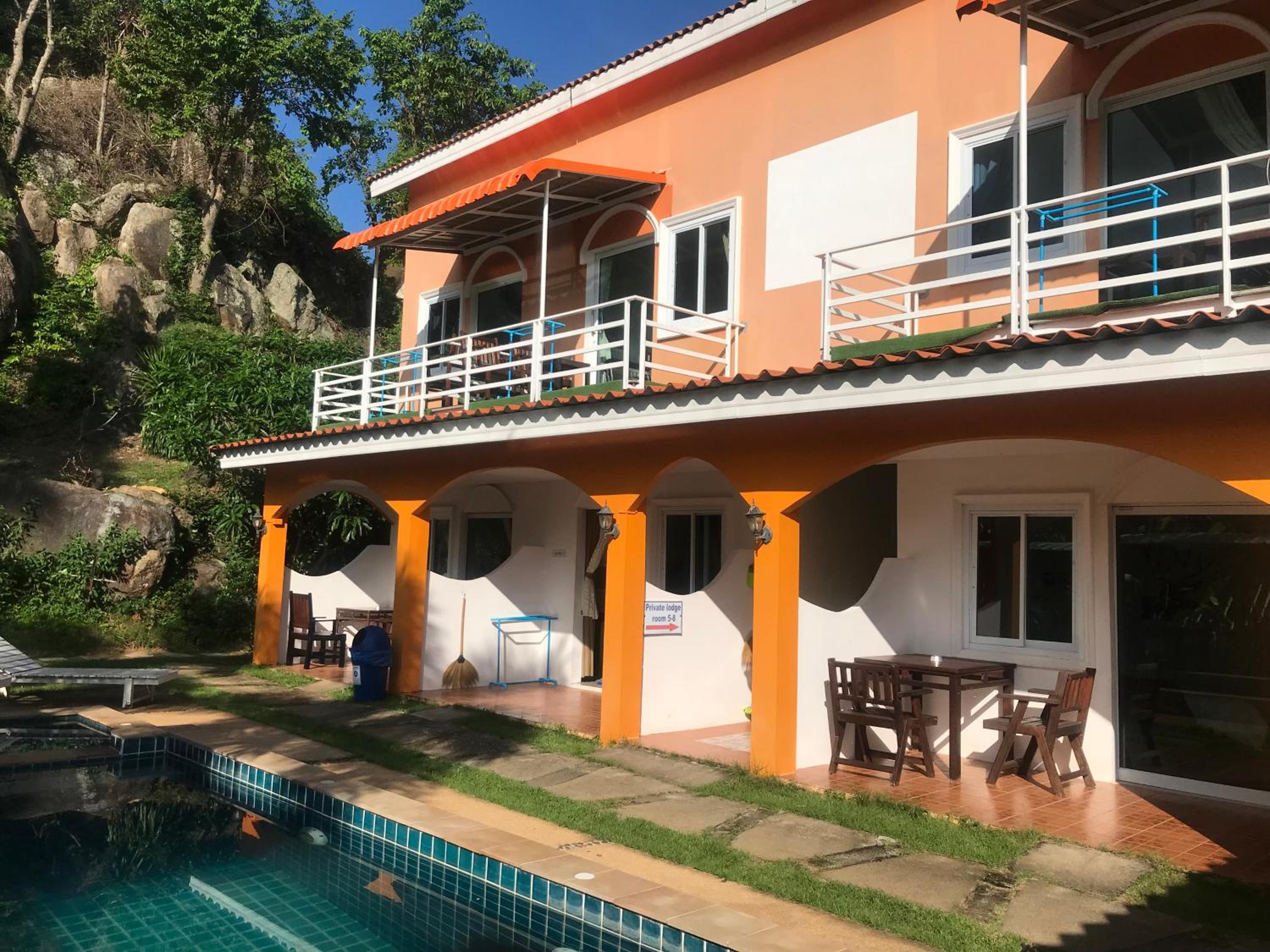 Private Lodge Beachside Samui Lamai view 3