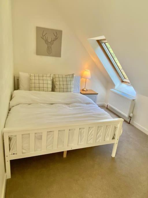 Charming 3/4 bedroom semi-detached cottage. view 2