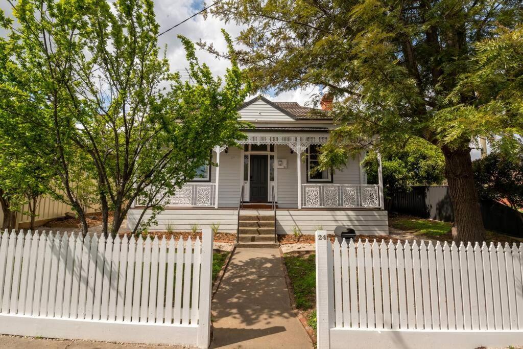 Newly renovated, Kennedy Cottage - close to CBD