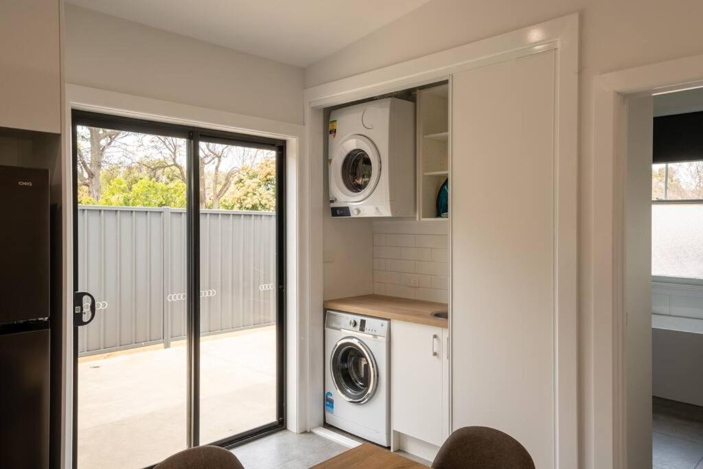 Newly renovated, Kennedy Cottage - close to CBD
