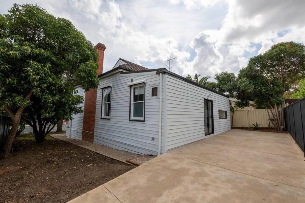 Newly renovated, Kennedy Cottage - close to CBD