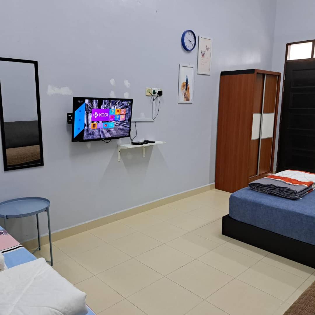 Roomstay Avoria YouTube Netflix photo 4