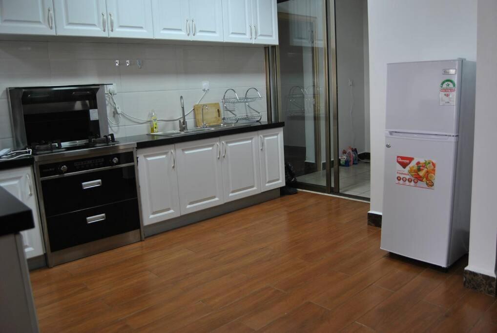 Complete specious and central apartment in Nairobi - Kilimani view 3