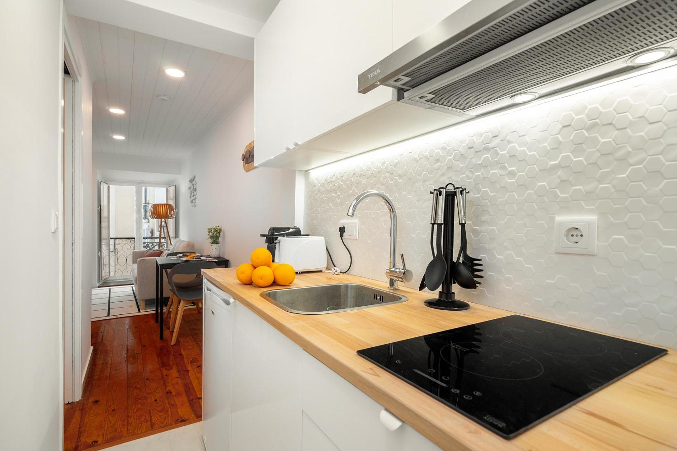 WHome Alfama 1-Bed w/AC Great location to explore Lisbon view 2