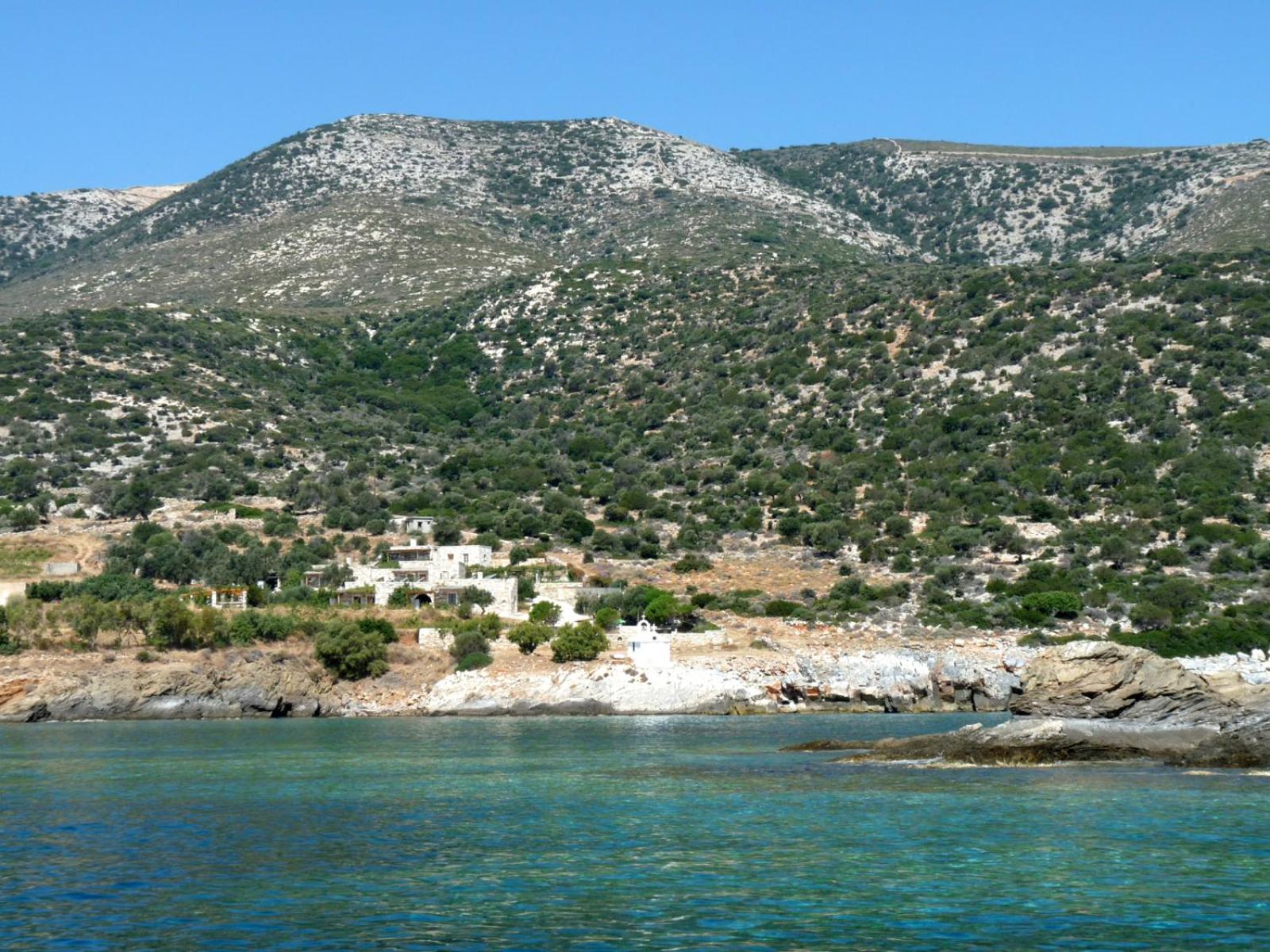 Traditional stone-built cottages Azalas