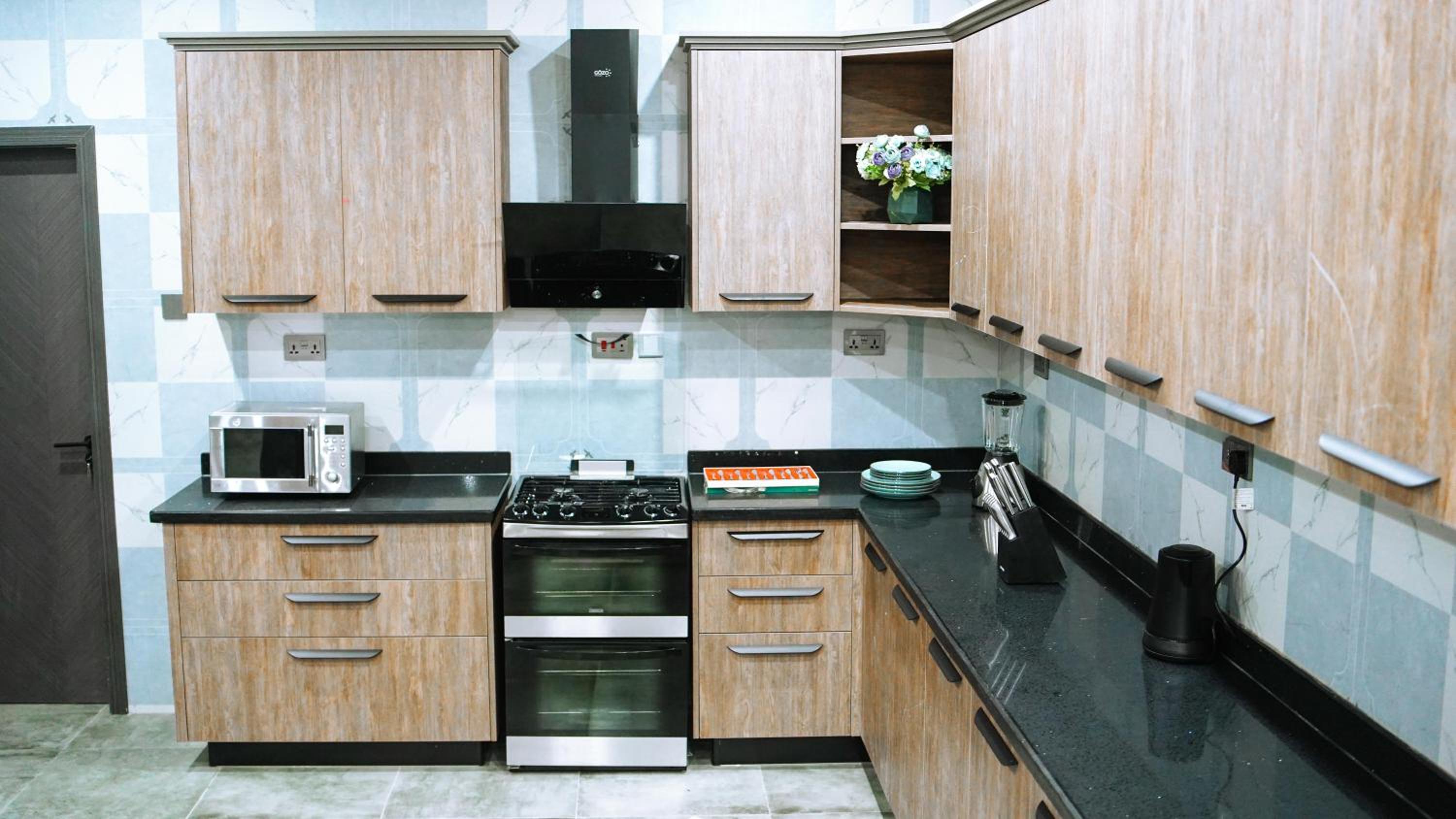 Immaculate 3-Bed Apartment in Accra view 2