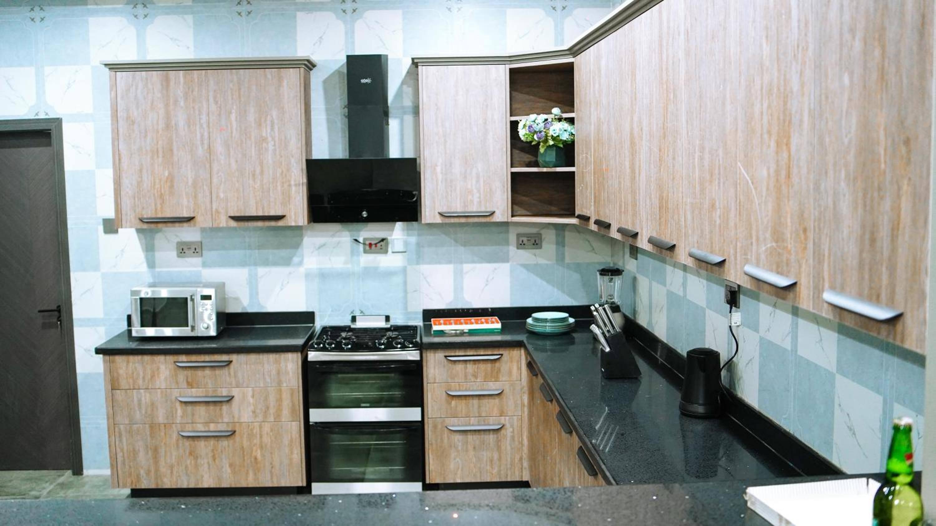 Immaculate 3-Bed Apartment in Accra view 3