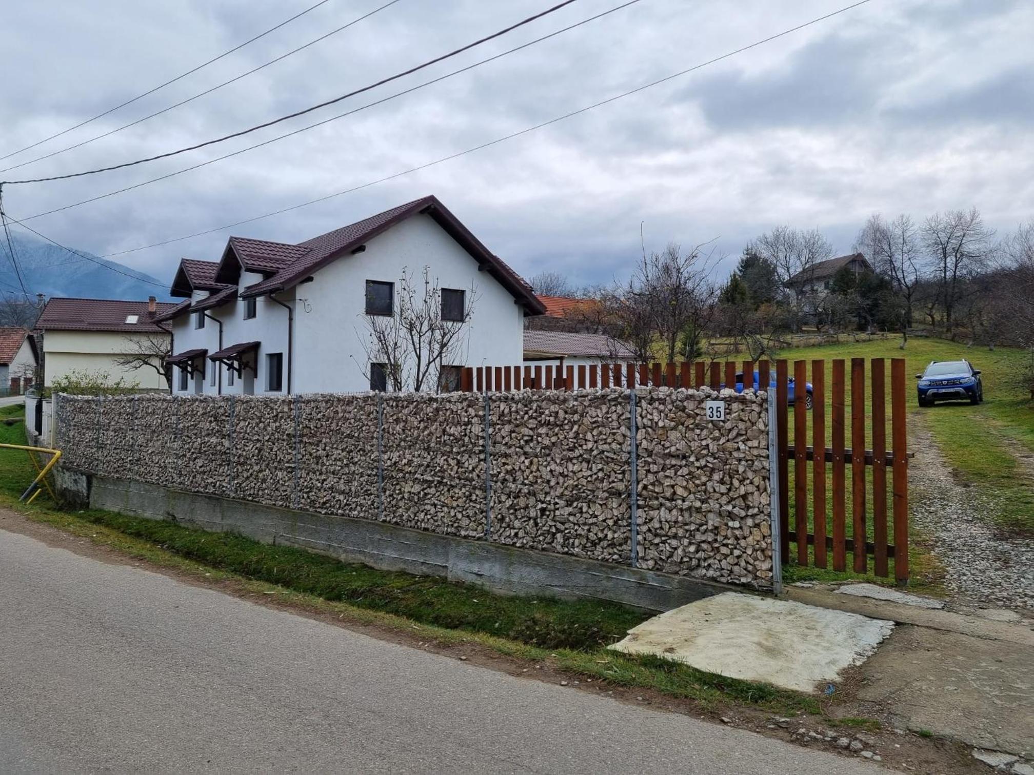 Casa din vale
