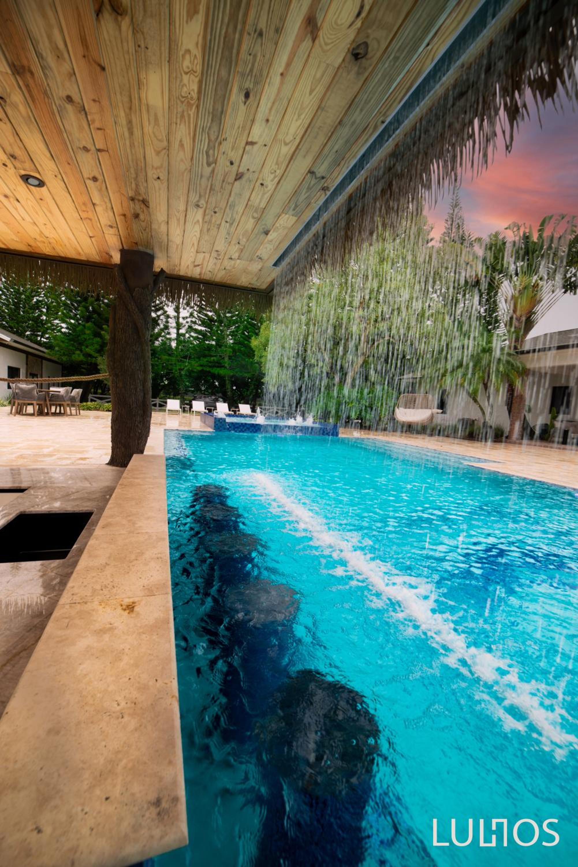 Tropical Lux Escape-Swim Up Bar, Pickleball L60 view 5