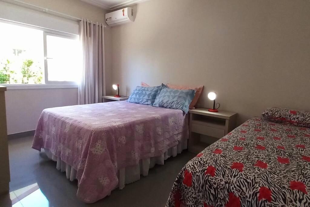 Casa Com Três Dormitórios Pertinho Do Mar Em Capão Da Canoa