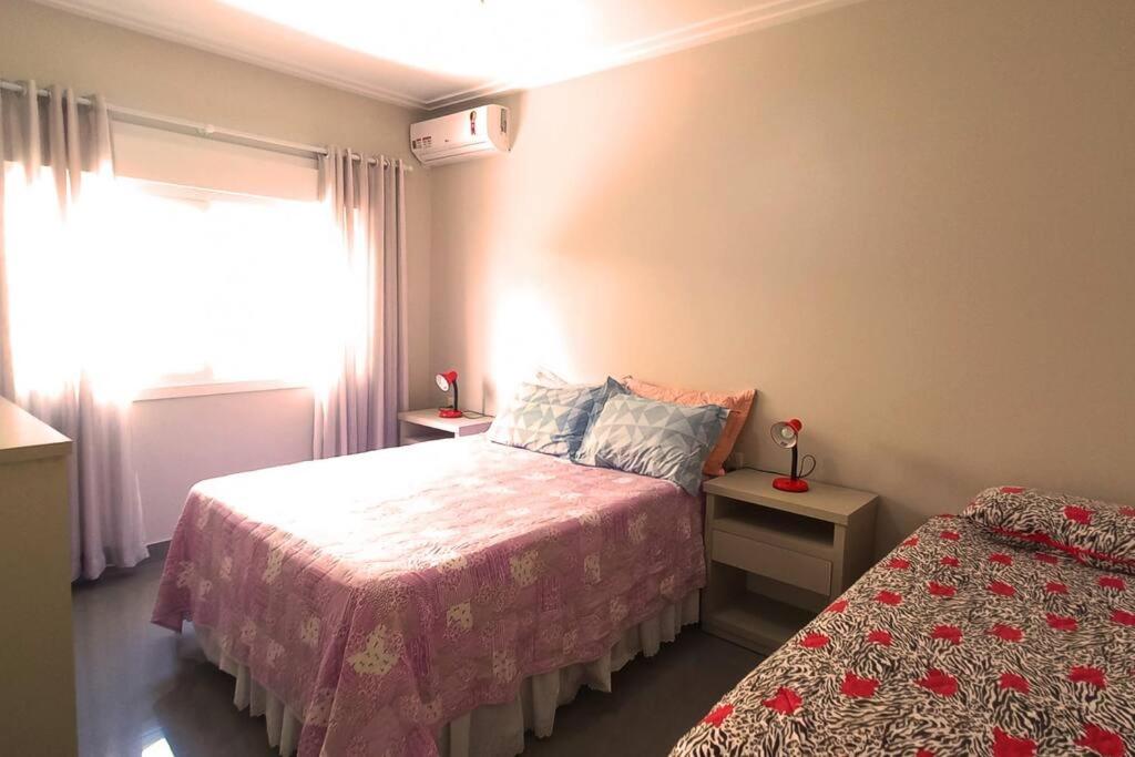 Casa Com Três Dormitórios Pertinho Do Mar Em Capão Da Canoa