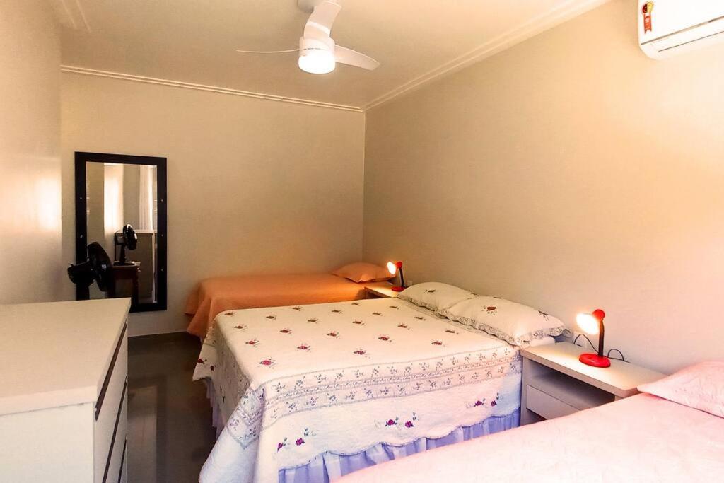 Casa Com Três Dormitórios Pertinho Do Mar Em Capão Da Canoa