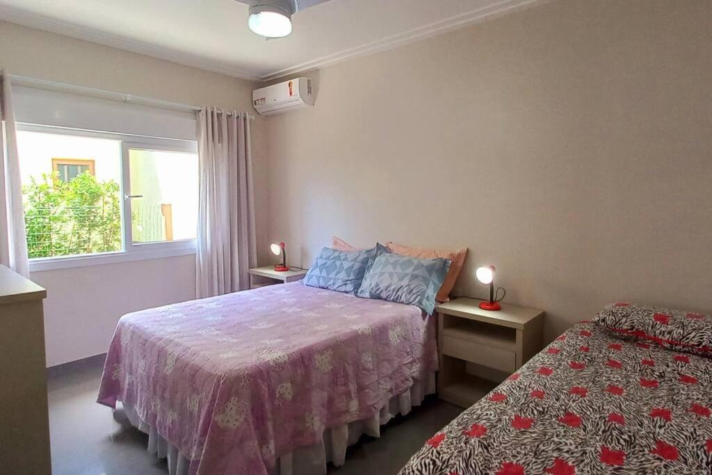 Casa Com Três Dormitórios Pertinho Do Mar Em Capão Da Canoa