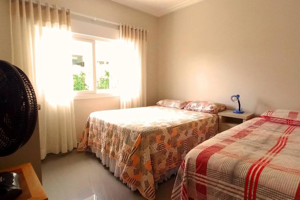 Casa Com Três Dormitórios Pertinho Do Mar Em Capão Da Canoa